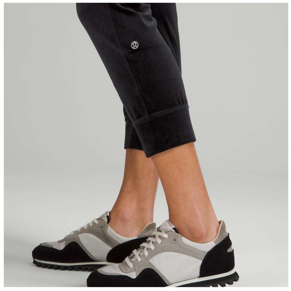 BNWT Lululemon • 8 • Ready to Crush HR Jogger Crop - Picture 4 of 9